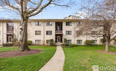 Main picture of 10440 Rockville Pike