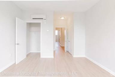 Main picture of 407 N Howard St