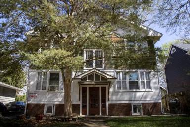 Main picture of 1008 S Busey Ave