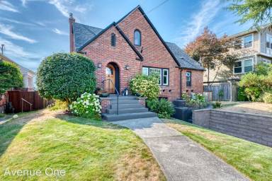 Main picture of 2835 28th Ave W