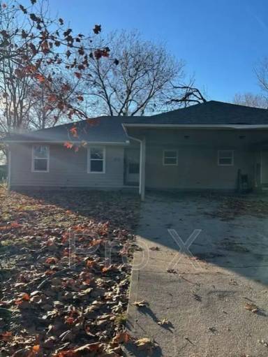 Main picture of 1718 S Olive St