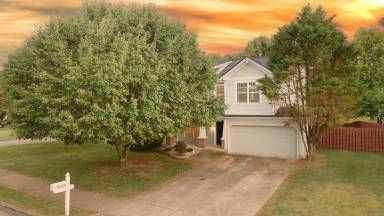 Main picture of 8124 Boone Trce