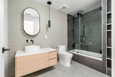 Main picture of 1136 N La Cienega Blvd