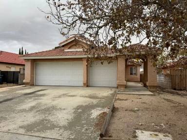 Main picture of 835 E Avenue J12
