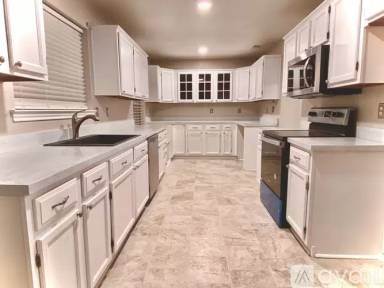 Main picture of 1812 Pebblebrook Ln