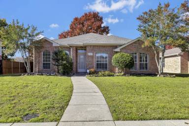 Main picture of 806 Aylesbury Dr