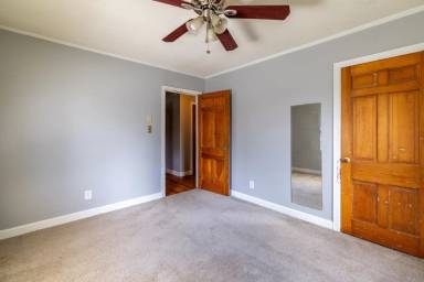 Main picture of 102 Eastwood Dr