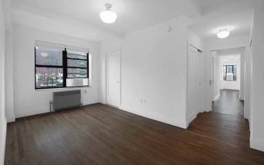 Main picture of 433 W 21st St