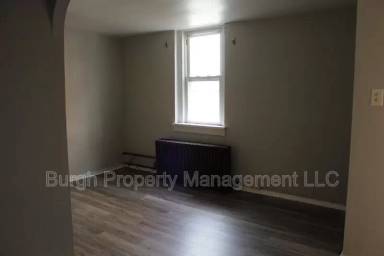 Main picture of 126 W 9th Ave