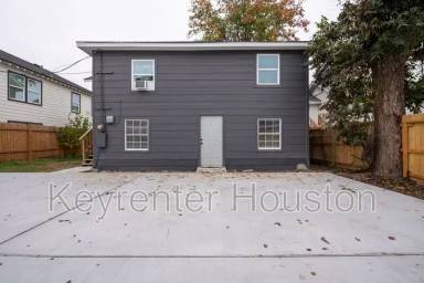 Main picture of 17 Norwood St