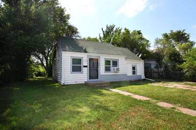 Main picture of 945 N Grove St