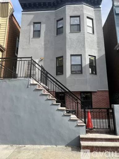 Main picture of 1828 Hunt Ave