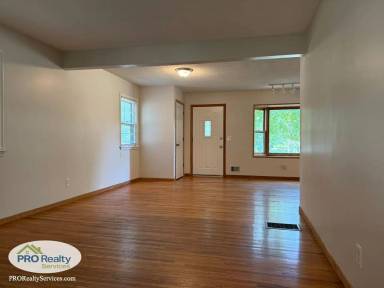Main picture of 2525 Nathan Ln N