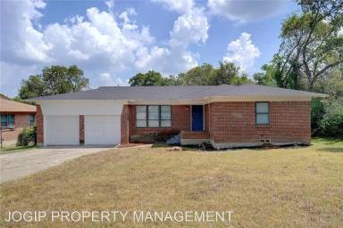 Main picture of 5612 Stratton Dr