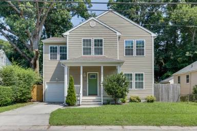 Main picture of 528 E Gilpin Ave
