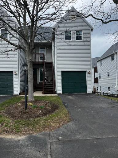 Main picture of 634 W 2nd St