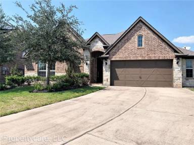 Main picture of 6243 Garden Lakes Ln