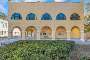 Main picture of 3000 Beach Blvd S