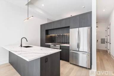 Main picture of 318 W Grand Ave