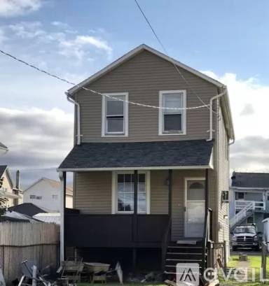 Main picture of 119 Gardner Ave