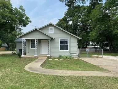 Main picture of 605 Giddings St