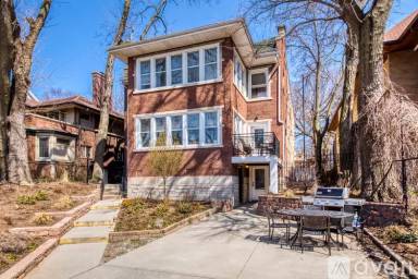 Main picture of 4637 N Dover St