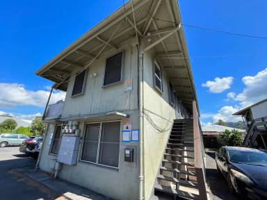 Main picture of 266 N School St