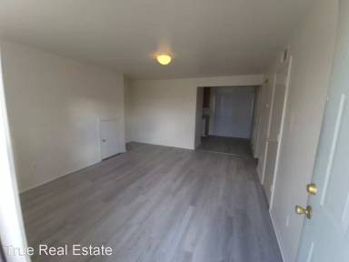 Main picture of 1256 Newlands Dr W