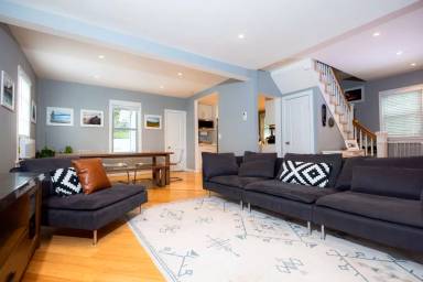 Main picture of 37 S Washington Ave