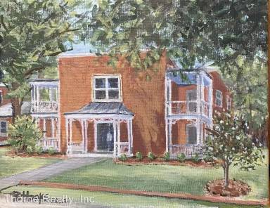 Main picture of 902 N Main St