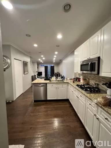 Main picture of 1801 W Diversey Pkwy