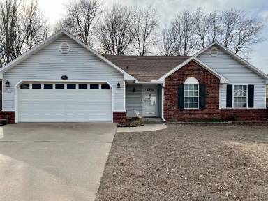 Main picture of 906 Willow Ct