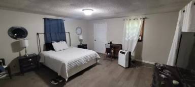 Main picture of 809 W Richardson Ave