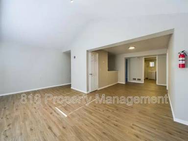 Main picture of 5722 Norton Ave