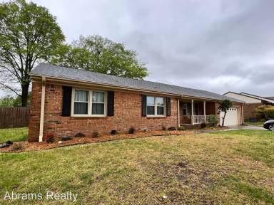 Main picture of 5617 Woody Ct