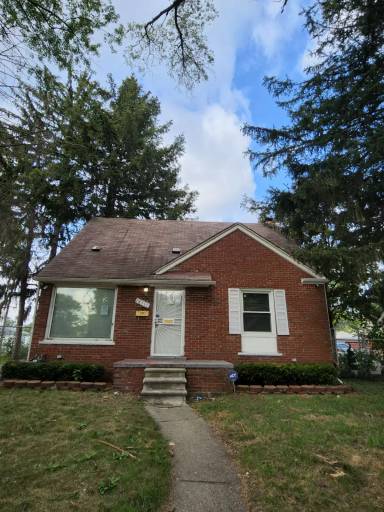 Main picture of 18111 Mitchell St