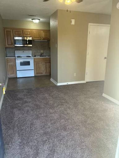 Main picture of 2323 S 57th St