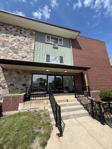 Main picture of 2455 N Maryland Ave
