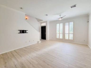 Main picture of 75 Dennis St