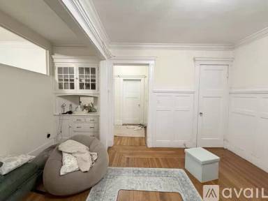 Main picture of 452 Park Dr