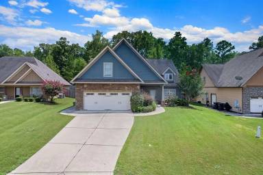 Main picture of 39 Stone Park Trl