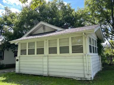Main picture of 2555 Paducah St