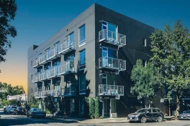 Main picture of 610 NW 17th Ave