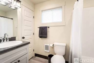 Main picture of 839 8th Ave W