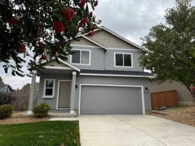 Main picture of 63746 Hunters Cir
