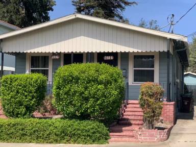 Main picture of 2880 Georgia St