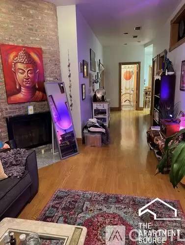 Main picture of 1162 W Grand Ave