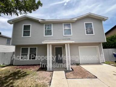 Main picture of 2912 Ozark Ave