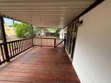 Main picture of 658 S 5th St