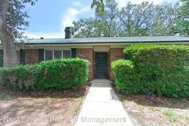 Main picture of 582 Saratoga St